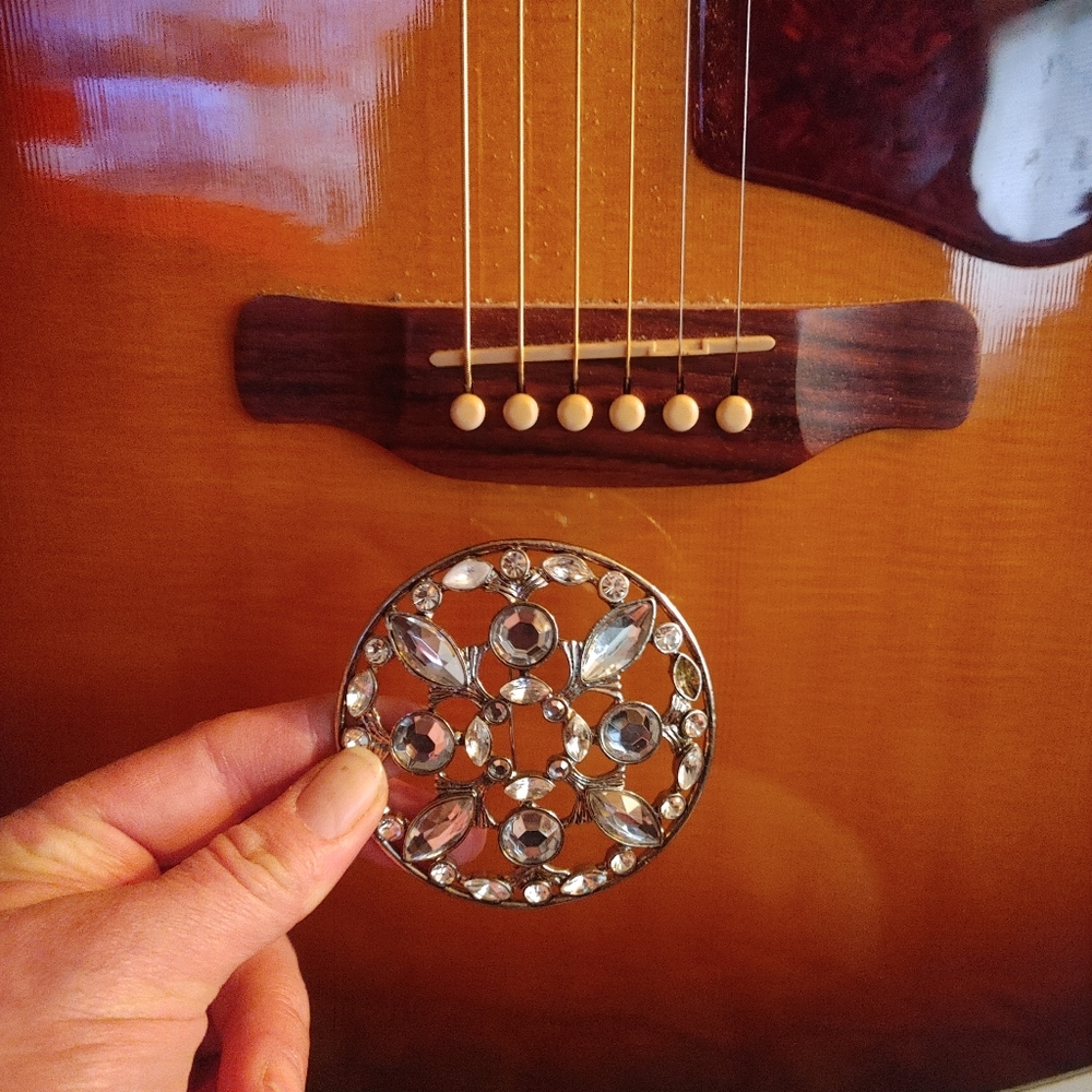 HUGE Rhinestone pin - Picture 6 of 9